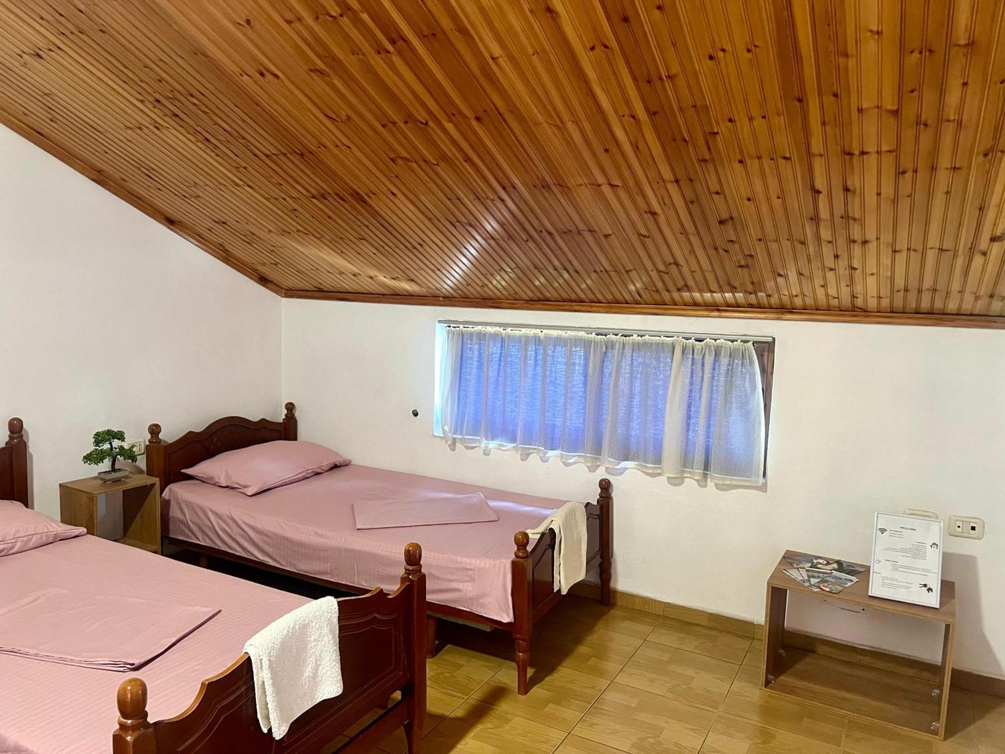 Happy Corner Guest House Shkodër Eksteriør billede