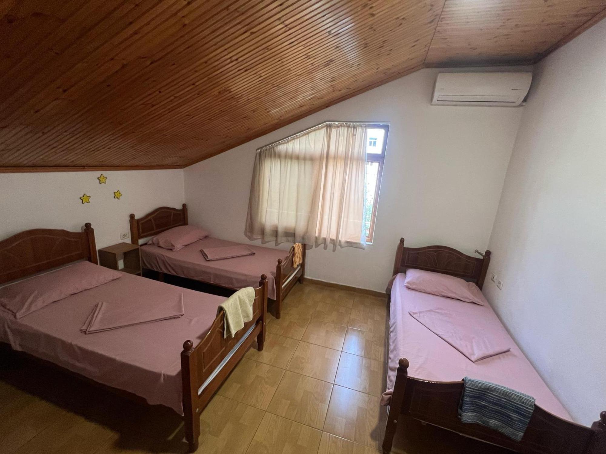 Happy Corner Guest House Shkodër Eksteriør billede