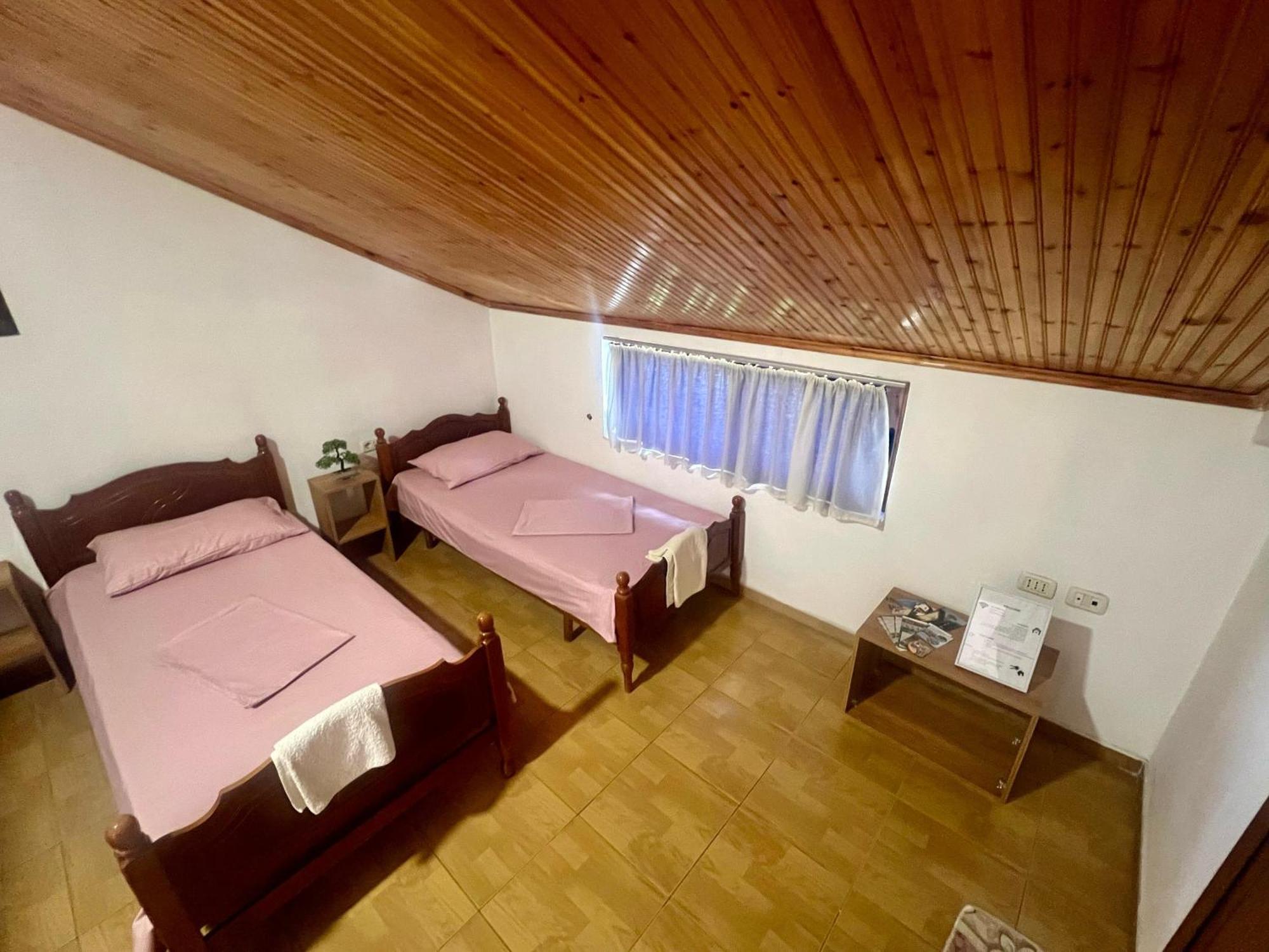 Happy Corner Guest House Shkodër Eksteriør billede